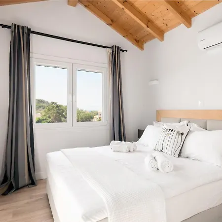 Reiki Erikousa Villa *